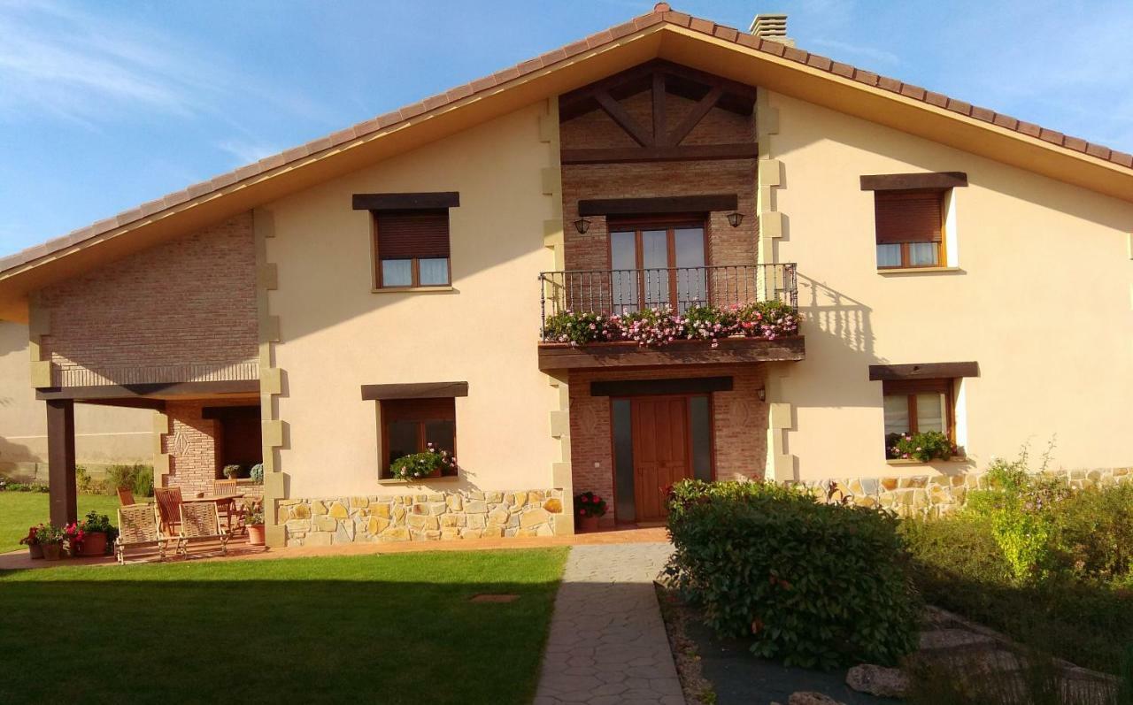 El Chalet Del Golf Urturi Екстер'єр фото